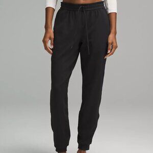 Lululemon Soft Jersey Classic-Fit Mid-Rise Jogger – Size 6 (Black)